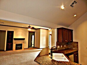 65 Bonaire Dr in Edmond, OK - Building Photo - Building Photo