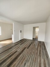 3761 S. Barrington Ave in Los Angeles, CA - Foto de edificio - Interior Photo