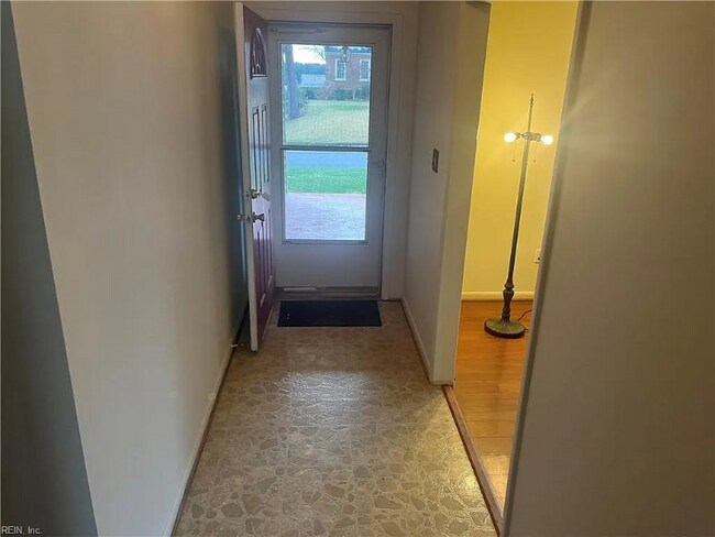 73 73rd St in Newport News, VA - Building Photo - Building Photo