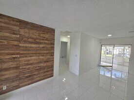 2847 Duke Ln in Delray Beach, FL - Building Photo