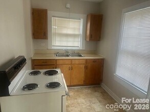 4911 Monroe Rd in Charlotte, NC - Building Photo - Building Photo