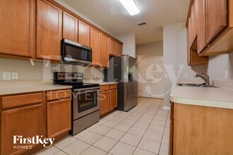 1341 Banbridge Drive in Kissimmee, FL - Foto de edificio - Building Photo