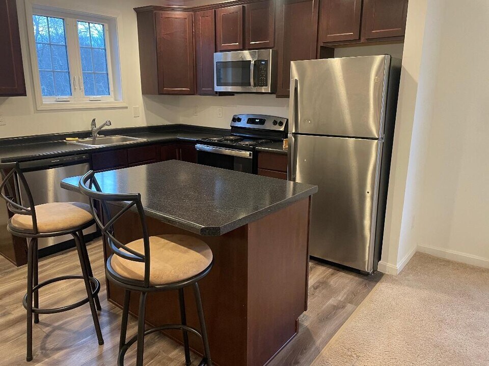 6 Grove St in Dover, NH - Building Photo