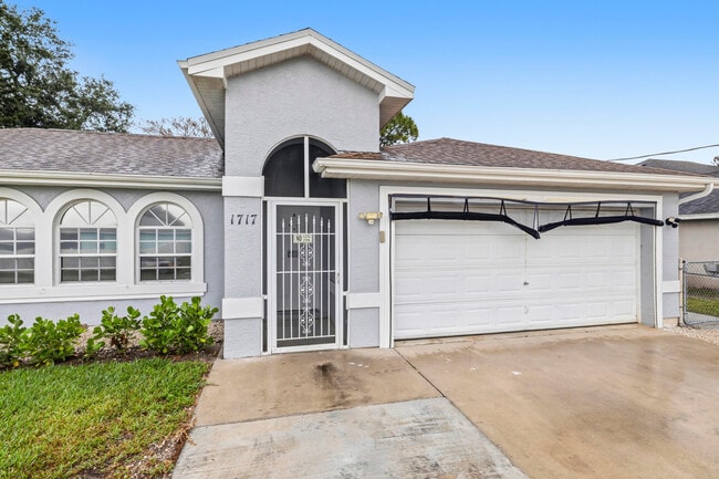 property at 1717 SW Burlington St