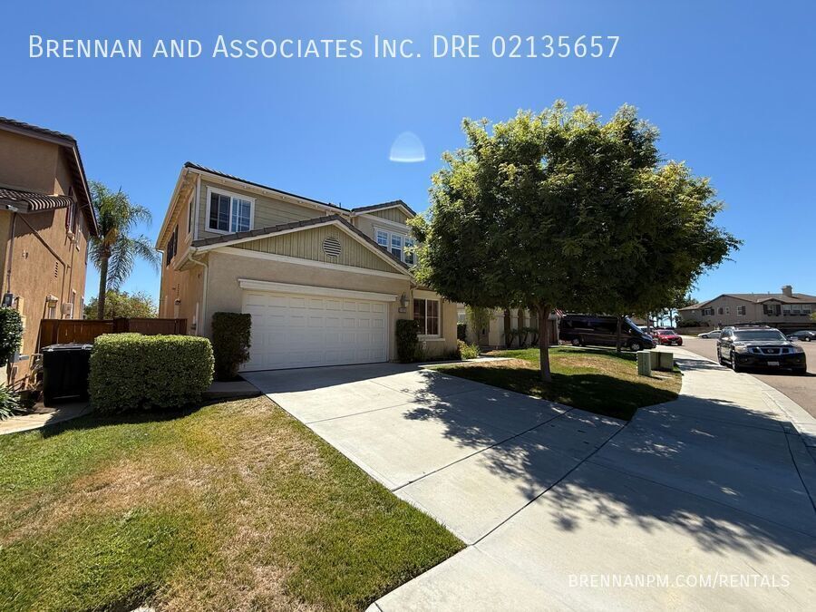 2122 Corte Condesa in Chula Vista, CA - Building Photo