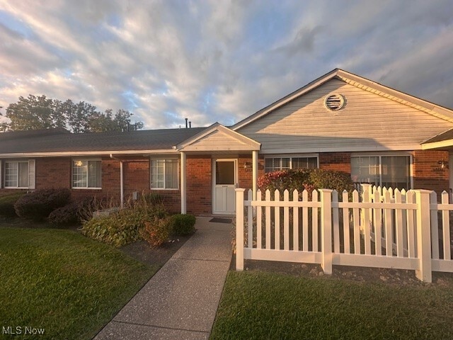 5458 SOM Center Road in Willoughby, OH - Building Photo - Building Photo