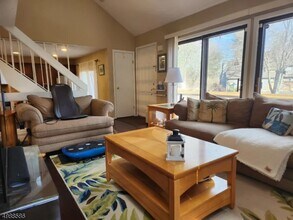 64 Sycamore Ct in Bernards, NJ - Building Photo - Building Photo