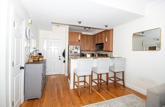 19 Knowlton St, Unit 2 in Boston, MA - Building Photo - Building Photo