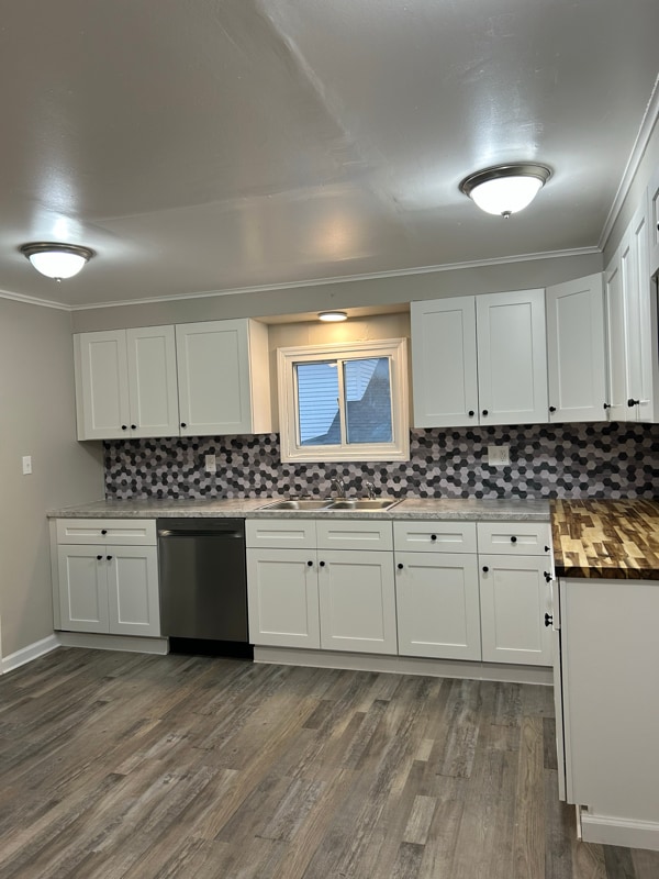 133 W Van Buren St in Oswego, NY - Foto de edificio - Building Photo