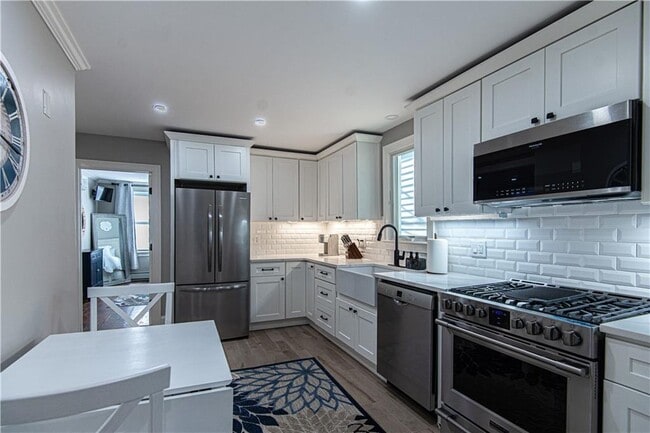 30 Prospect Hill St in Newport, RI - Building Photo - Building Photo