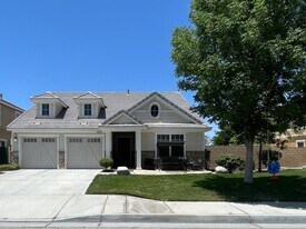 43115 Rucker St in Lancaster, CA - Building Photo