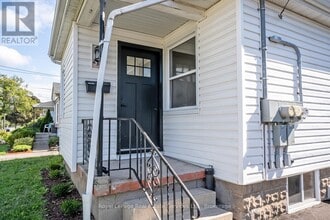 235 E 21st St in Hamilton, ON - Building Photo - Building Photo