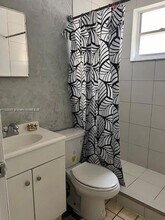 1043 NW 2nd St, Unit 10 in Miami, FL - Building Photo - Building Photo