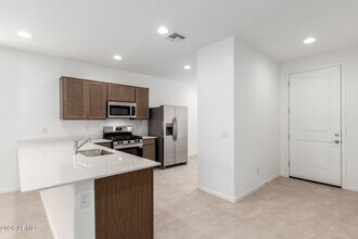 9812 W Catalina Dr in Phoenix, AZ - Building Photo - Building Photo