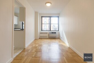 145 4th Ave in New York, NY - Building Photo - Building Photo