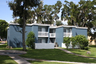 Oak Park Apartments in Bradenton, FL - Foto de edificio - Building Photo