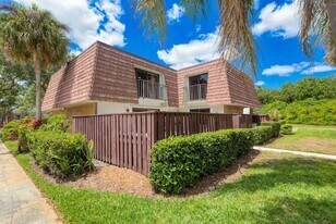 2980 SW Sunset Trace Cir in Palm City, FL - Building Photo