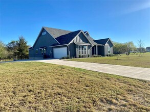 359 Raptor Beak Wy in Cedar Creek, TX - Building Photo - Building Photo