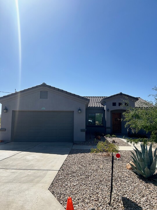 1790 Palestina Corte in Rio Rico, AZ - Building Photo