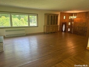 13 Gay Dr in Kings Point, NY - Building Photo - Building Photo