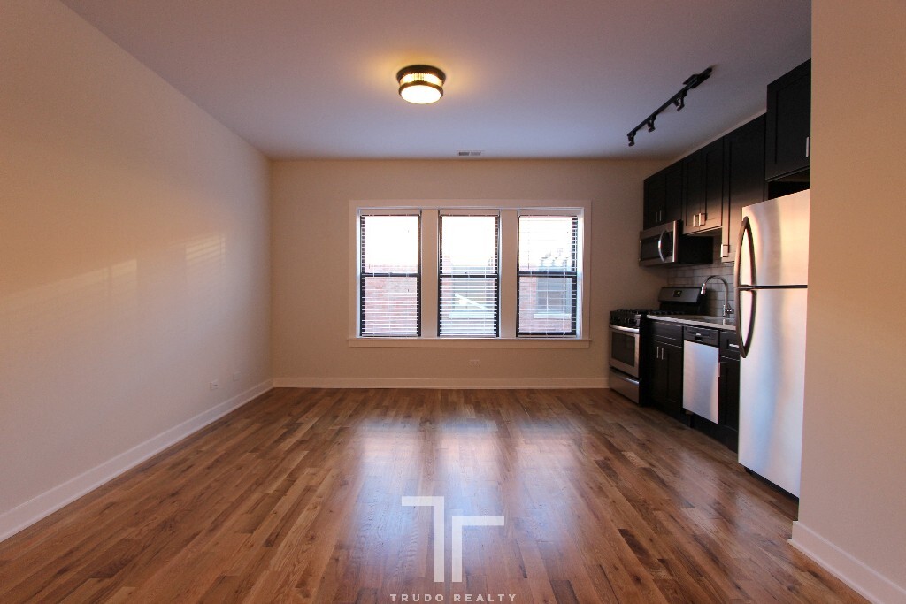 2203 W Eastwood Ave, Unit 2SE in Chicago, IL - Foto de edificio