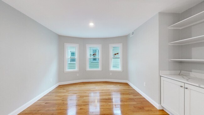 22 Glendale Ave in Somerville, MA - Building Photo - Building Photo