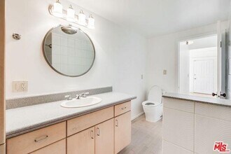 2324 Louella Ave in Los Angeles, CA - Building Photo - Building Photo