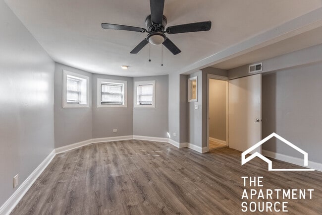 property at 906 W Montrose Ave