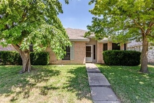 845 Applewood Dr in Cedar Hill, TX - Building Photo