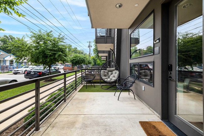 49 Navasota St in Austin, TX - Building Photo - Building Photo