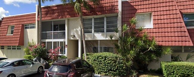 5 Jacaranda Dr, Unit 206 in Plantation, FL - Building Photo - Building Photo