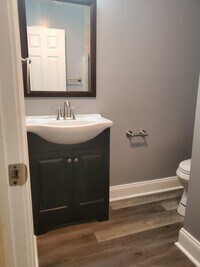 1607 Division St photo'