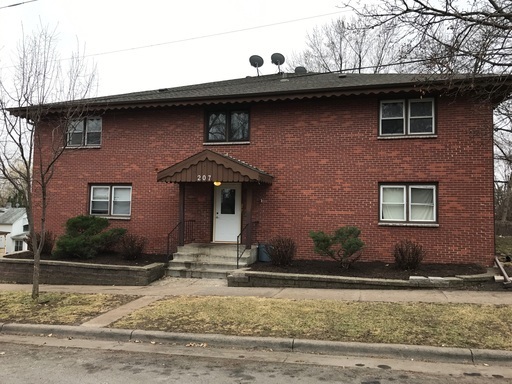 207 Maple Street in St. Paul, MN - Building Photo - Interior Photo