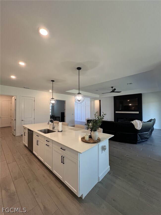 11051 Pebble Spgs Run in Ft. Myers, FL - Building Photo - Building Photo