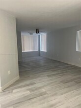 2871 N Oakland Forest Dr, Unit 102 in Oakland Park, FL - Building Photo - Building Photo