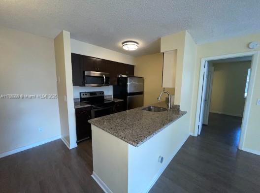 10428 NW 8th St in Pembroke Pines, FL - Building Photo