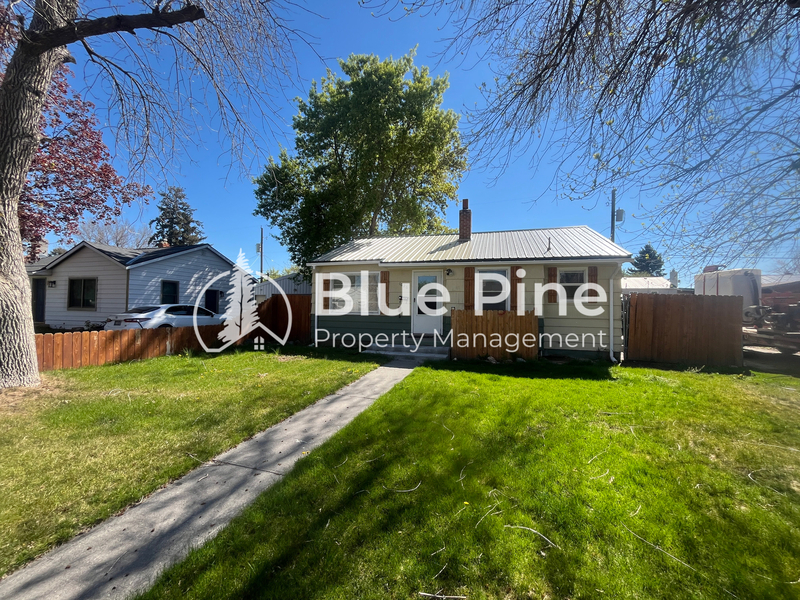 1026 Vine Ave in Idaho Falls, ID - Building Photo