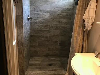 1296 E Miner Rd in Mayfield Heights, OH - Building Photo - Building Photo