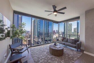 84 East Ave in Austin, TX - Foto de edificio - Building Photo