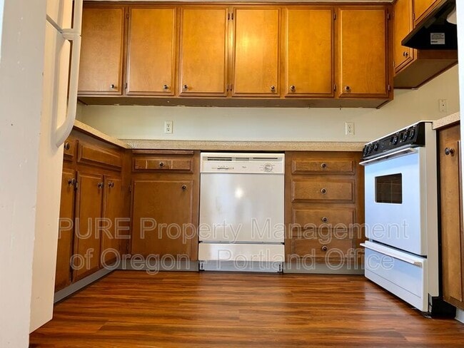 2143 SW Townsend Ct in Troutdale, OR - Building Photo - Building Photo