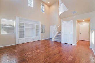 1040 Cantabria Heights Ave in Las Vegas, NV - Building Photo - Building Photo