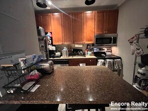 61 Saint Botolph St, Unit 6 in Boston, MA - Building Photo - Building Photo
