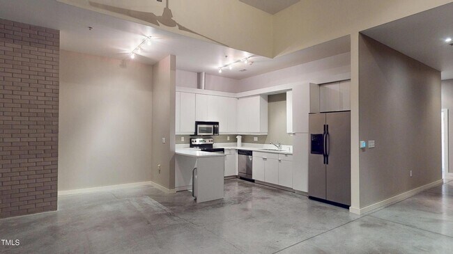 319 Fayetteville St, Unit 302 in Raleigh, NC - Building Photo - Building Photo