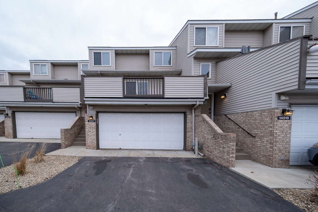 14521 Cobalt Ave in Rosemount, MN - Building Photo