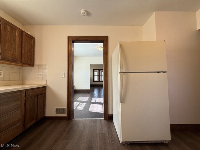 property at 9405 Bancroft Ave