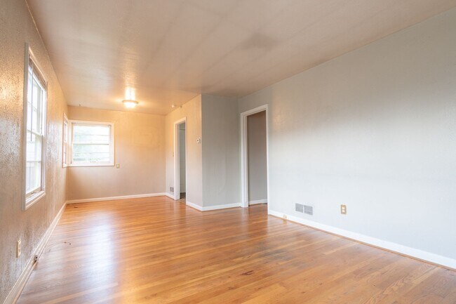 5412-5420-5420 NE 9th Ave in Portland, OR - Building Photo - Building Photo