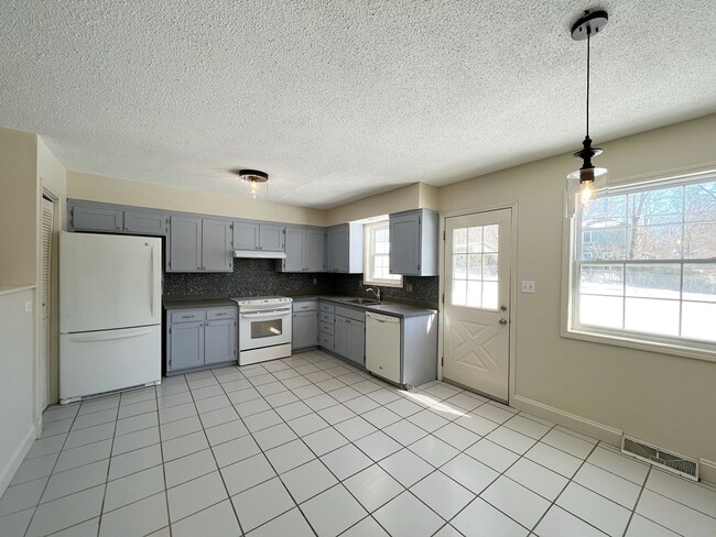 9957 Fairlane St in Lenexa, KS - Building Photo - Building Photo