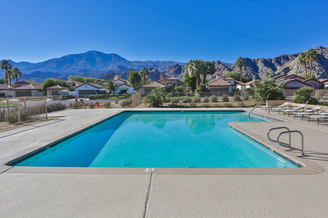 57916 Interlachen in La Quinta, CA - Foto de edificio - Building Photo