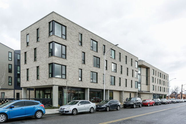 Renaissance Commons in Portland, OR - Foto de edificio - Building Photo