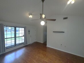 932 Briarrose Dr in Baton Rouge, LA - Foto de edificio - Building Photo